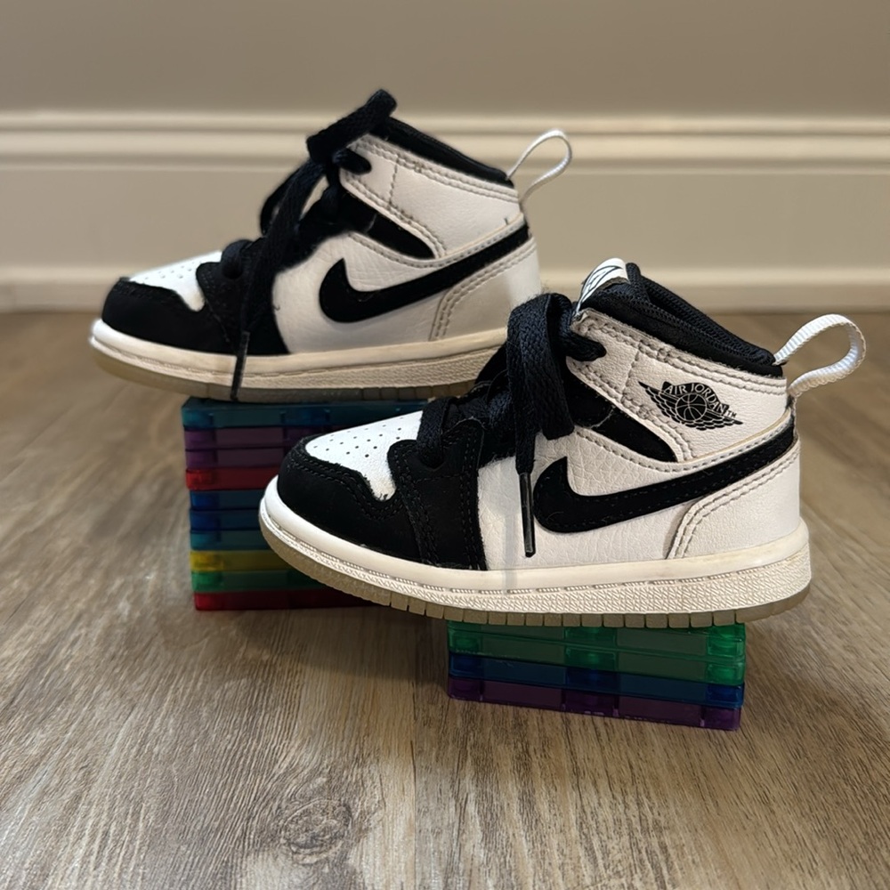 Nike Air Jordan 1 Mid Diamond Toddler Size 5C